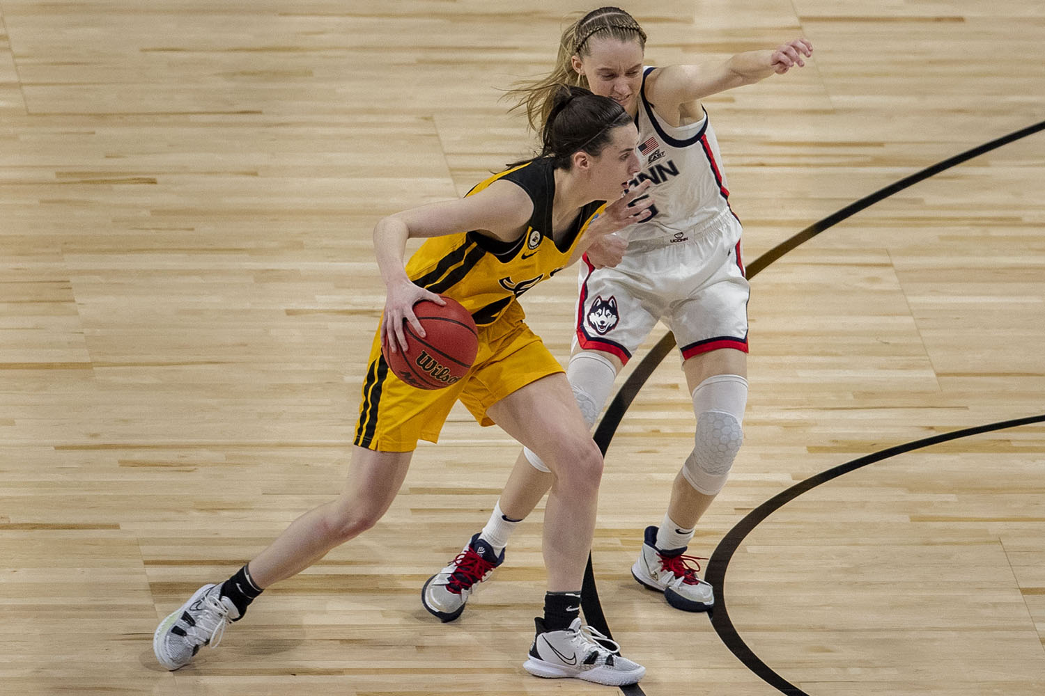 Clark honored as WBCA Co-Freshman of the Year - The Daily Iowan