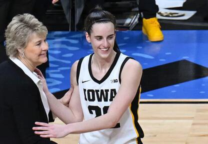 Lisa Bluder's culture makes Iowa a destination, and players don't want to leave