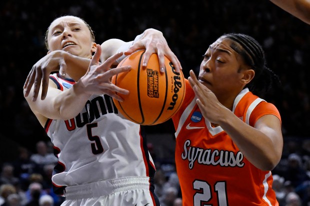 UConn women beat Syracuse in March Madness to reach Sweet 16