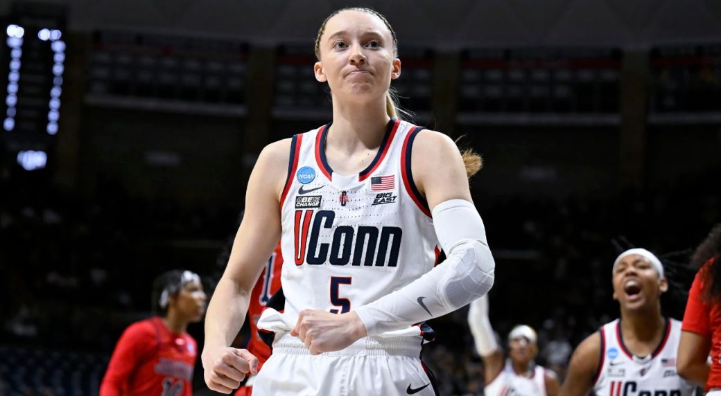 UConn's Geno Auriemma calls Paige Bueckers 'the best player in America'