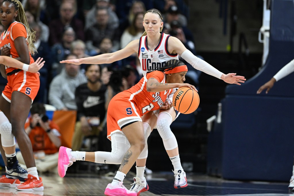 UConn women beat Syracuse in March Madness to reach Sweet 16