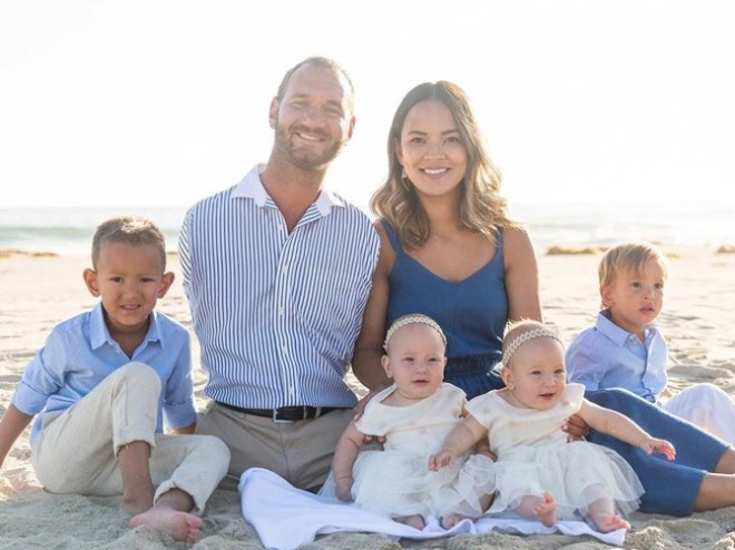 The current life of the armless and legless man Nick Vujicic once caused a storm when he came to Vietnam, surprising many people - Photo 4.